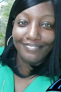 sensuous girl smacking her massive booty