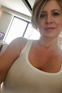 curvaceous furry milf demonstrates Off Her furry pussy